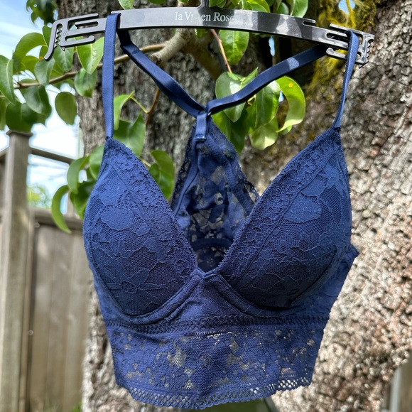 Victoria’s Secret Bralette 💙 - Picture 2 of 8